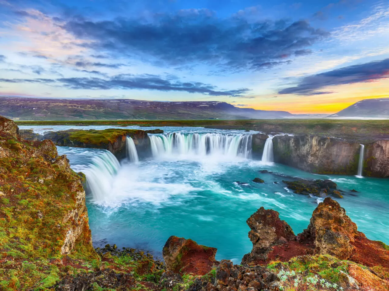 眾神瀑布Goðafoss
